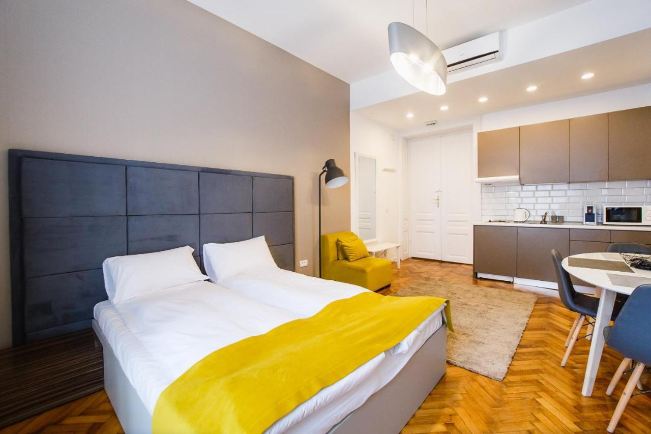 Eat It Cozy Downtown Apartments Орадя Экстерьер фото