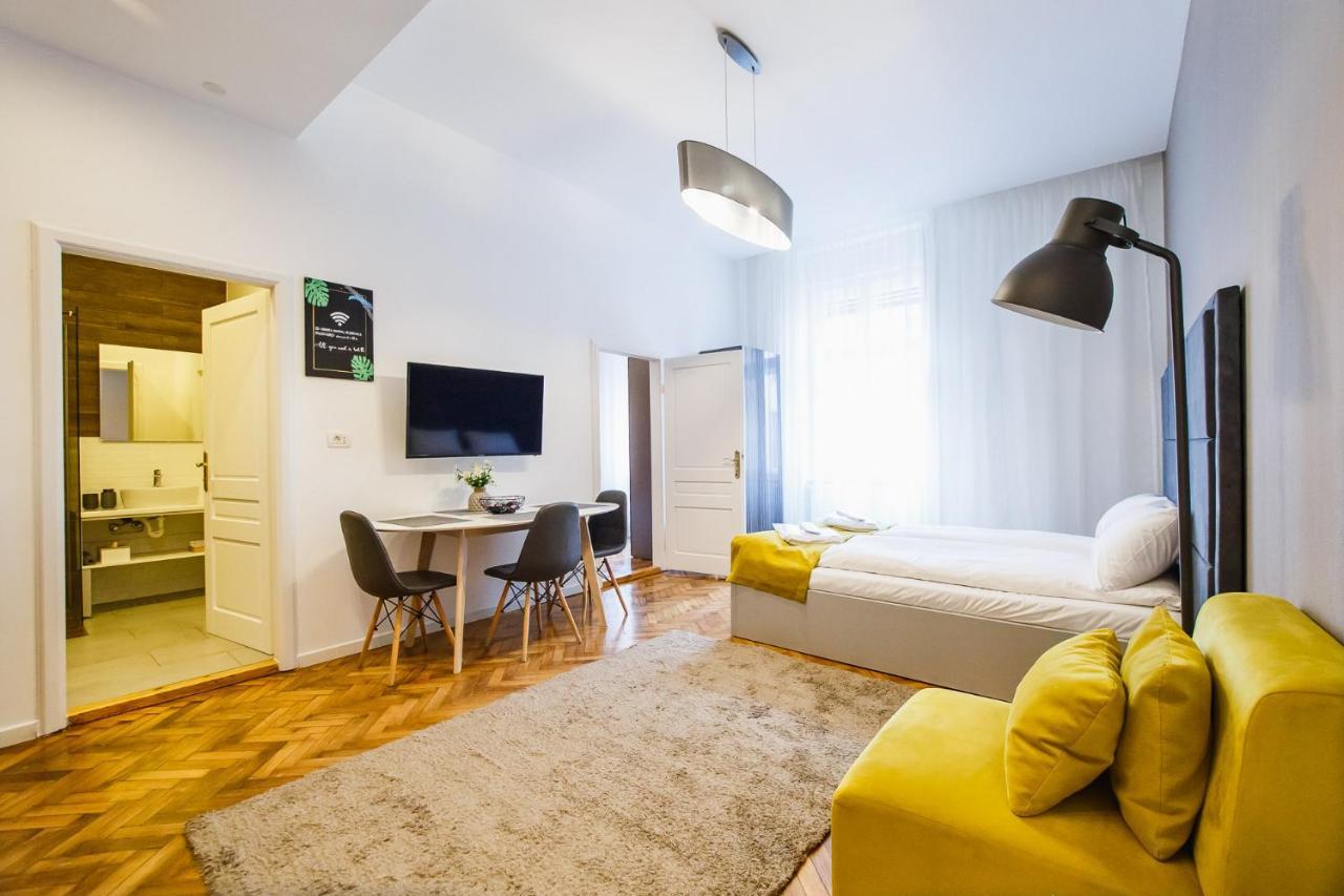 Eat It Cozy Downtown Apartments Орадя Экстерьер фото